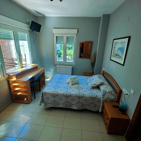 Hostal Monteclaro Ponferrada Exterior photo